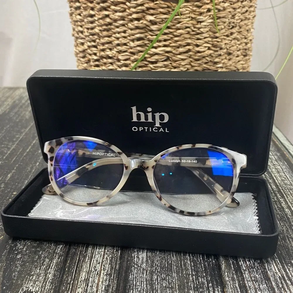 Hip Optical Ludolph 52-10-140 Eyeglasses Case & Cleaning Cloth NEW